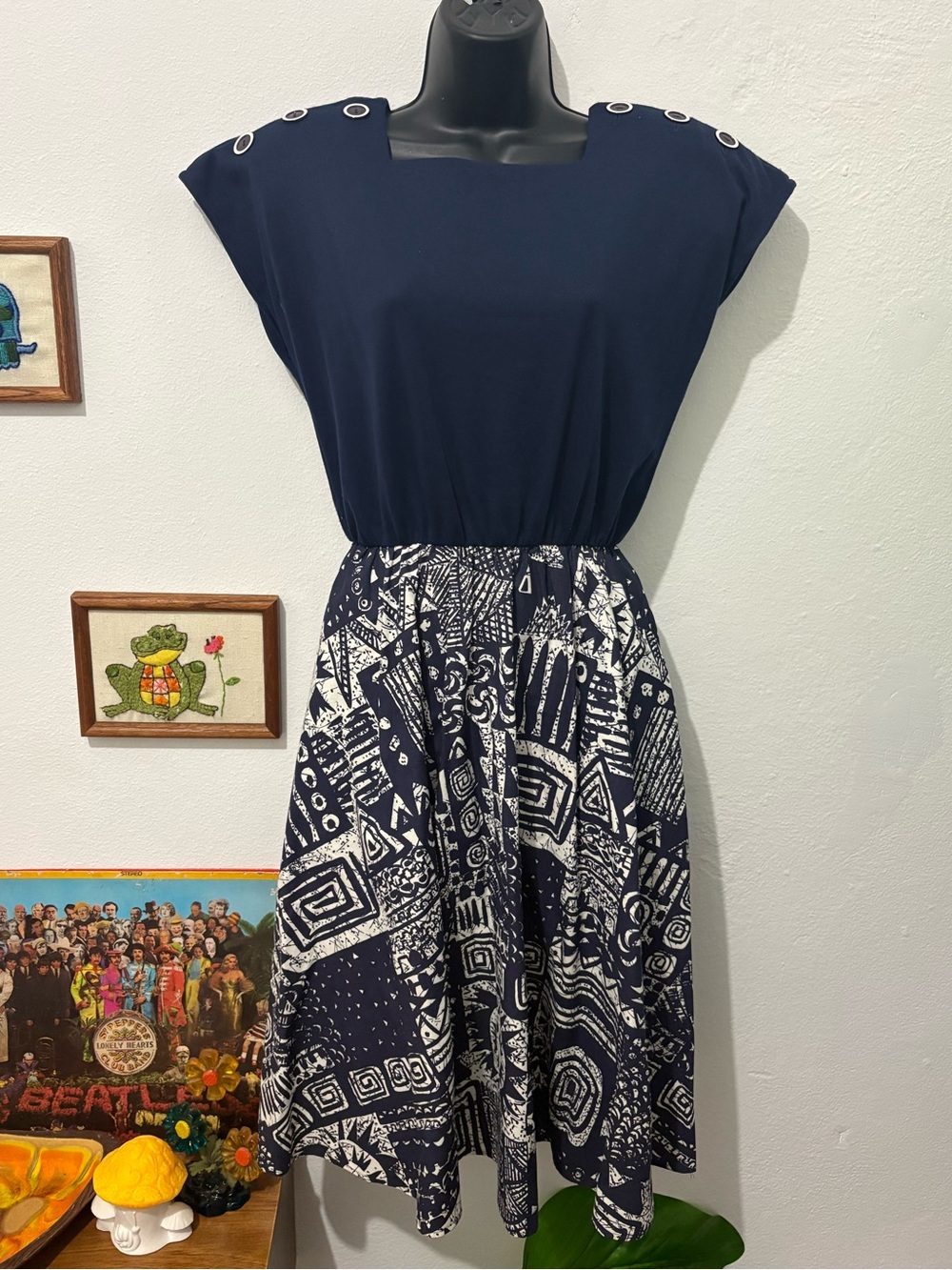 Women’s Vintage Navy and White Printed Abstract Pattern Fit-and-Flare Midi Dress